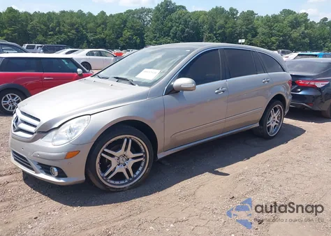 2008 Mercedes-Benz R 350 4Matic z USA, uszkodzony, nr VIN 4JGCB65E38A073203